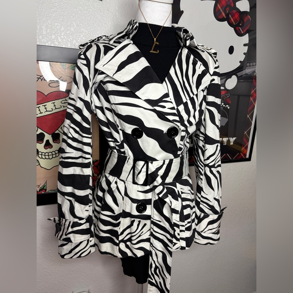 Caché Zebra Print Short Trench Coat - Picture 2 of 8